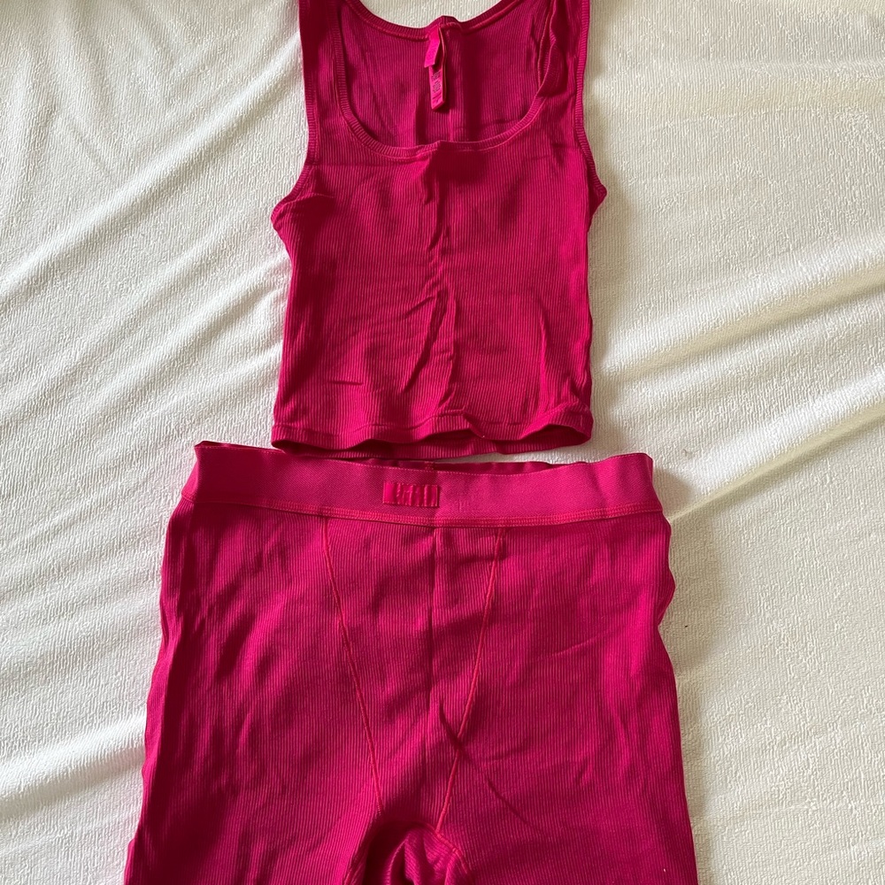 Raspberry skims boxer and tank set